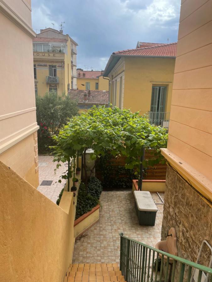 Appartement 30M2 Cosy Avec Terrasse Menton Exterior photo
